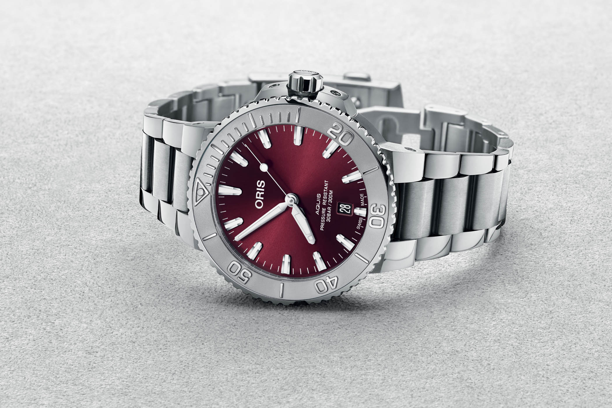 Oris Watch Aquis Date Sunray Cherry Red 43.5 Bracelet 01 733 7730